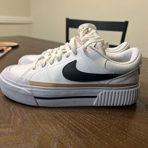 Nike Women’s court legacy lift platforms